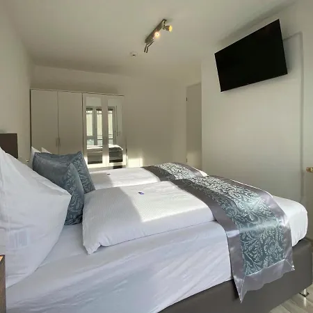 3 In S-bahn Naehe, 76 Qm, Max 5 Pers, 30qm Dachterasse, Garage, Internet 1000 Mbit Gaertringen