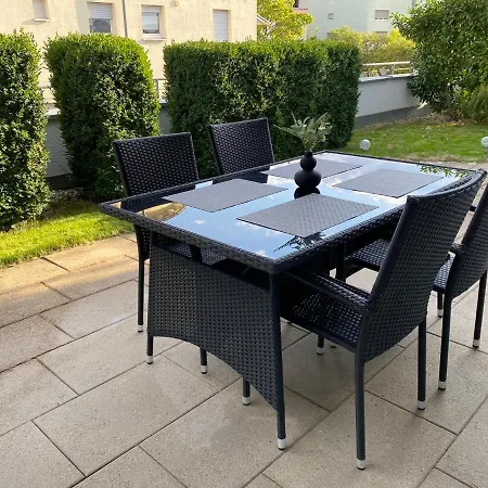 شقة 3 In S-bahn Naehe, 76 Qm, Max 5 Pers, 30qm Dachterasse, Garage, Internet 1000 Mbit